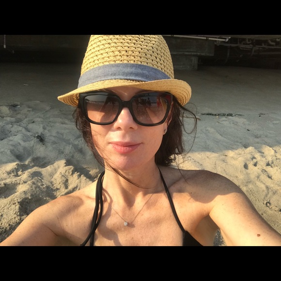 Meet your Posher, Kris - Picture 1 of 1